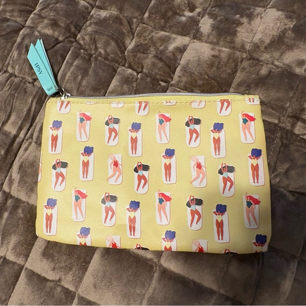 Ipsy Yellow Makeup Bag (sunbathing print)